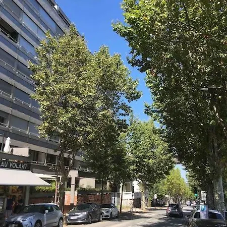 Lumineux / Vue Sur Parc Thermal Chamalières